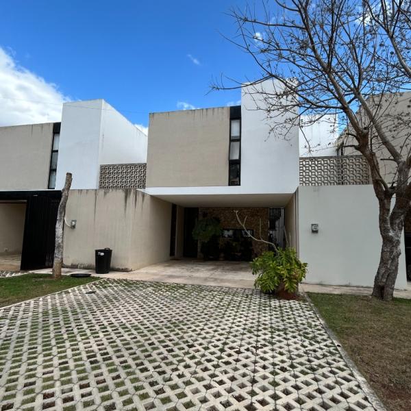 RENTA CASA PALERMO TEMOZON NORTE