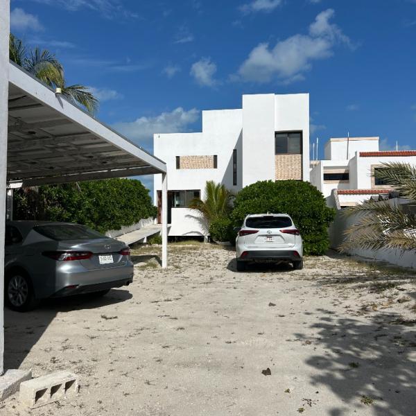 CASA CON DISEÑO DE AUTOR EN LA PLAYA