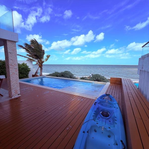 CASA CON DISEÑO DE AUTOR EN LA PLAYA